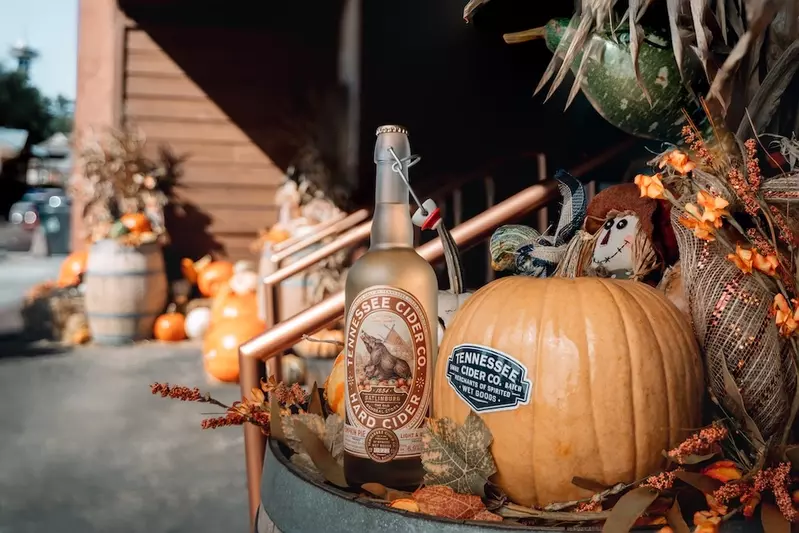 68d2f123321d27452a226dbf_cider during fall in the smokies